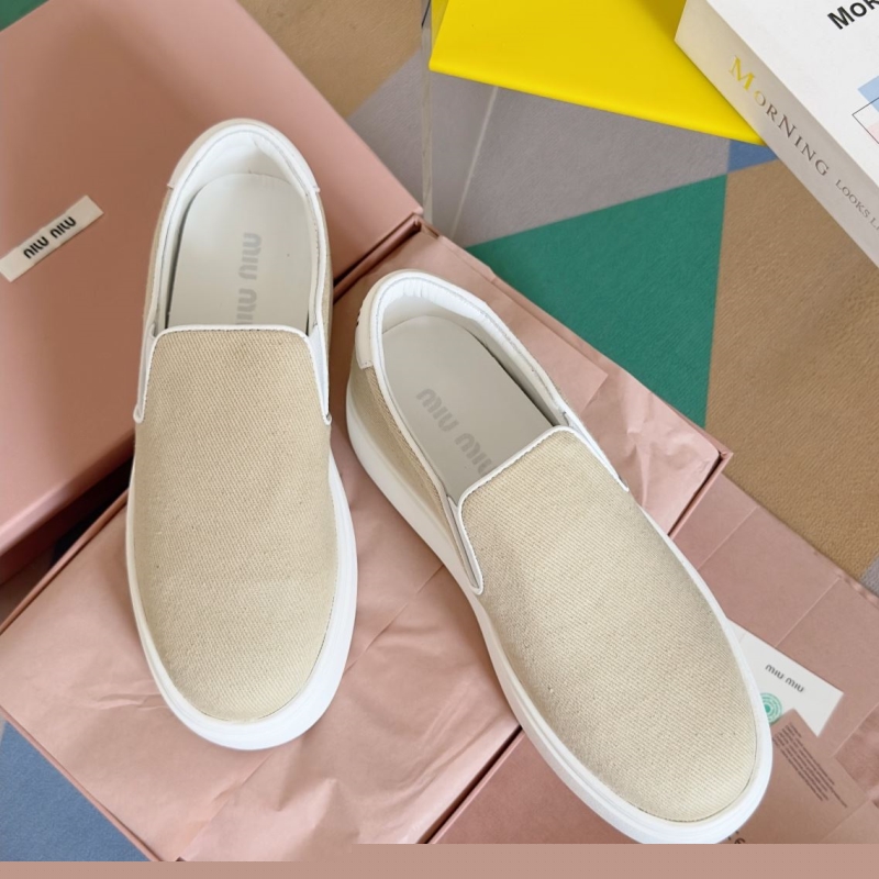 Miu Miu Casual Shoes